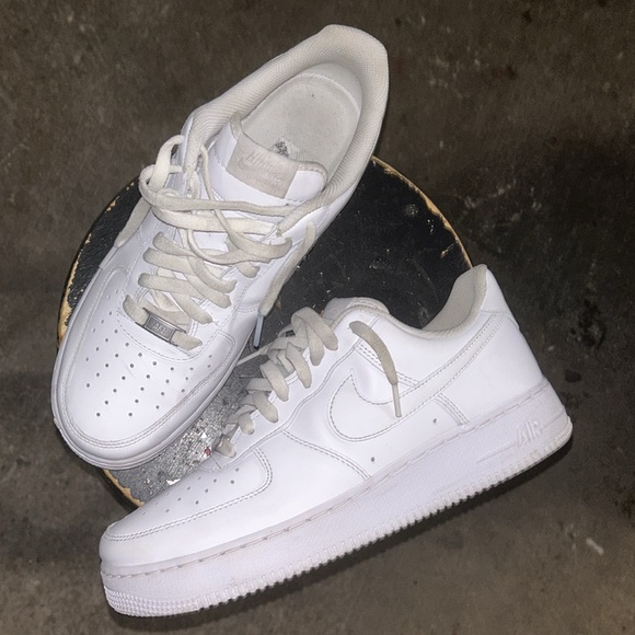 Used NIKE WHITE AIR FORCE ONES 10.5US With Discount Shipping! - Picture 6 of 6